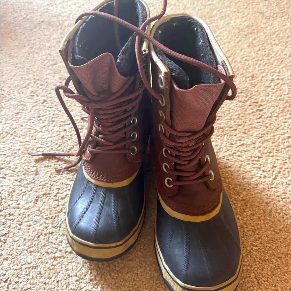 Sorel unisex snow boots